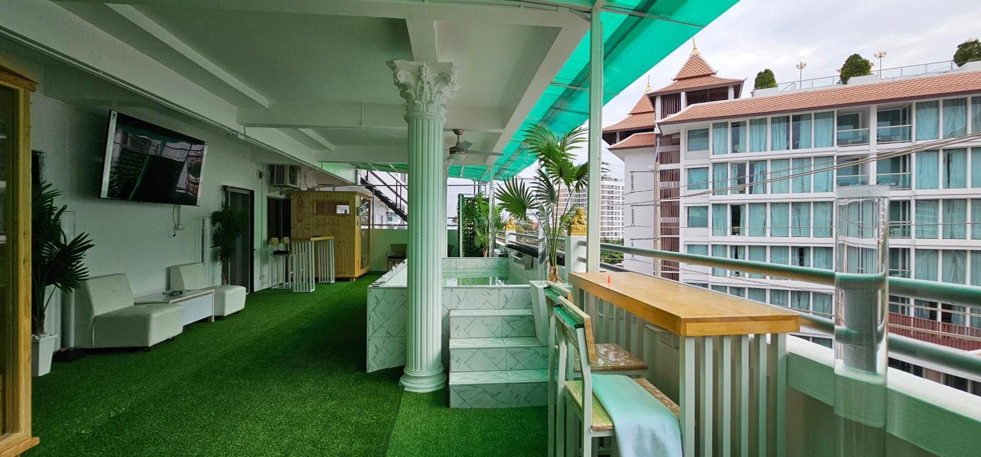 Xcess Residence Pattaya Exterior photo